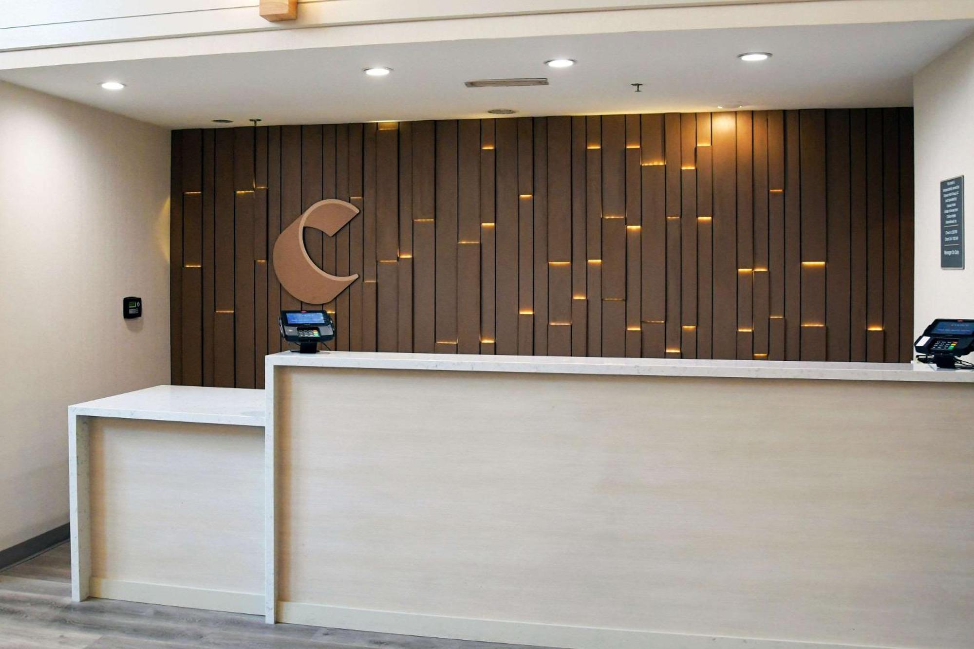 Comfort & Nw Milwaukee Hotel 2*