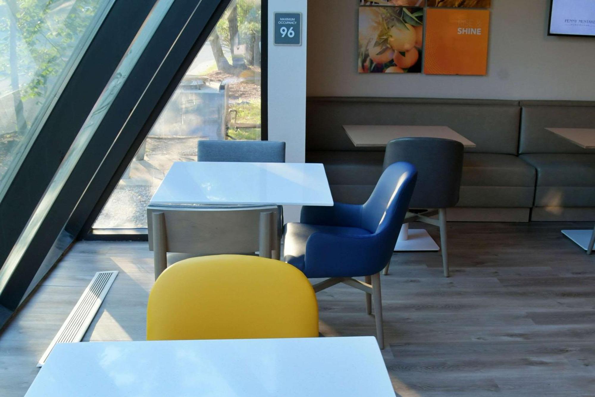 Comfort & Nw Milwaukee Hotel 2*